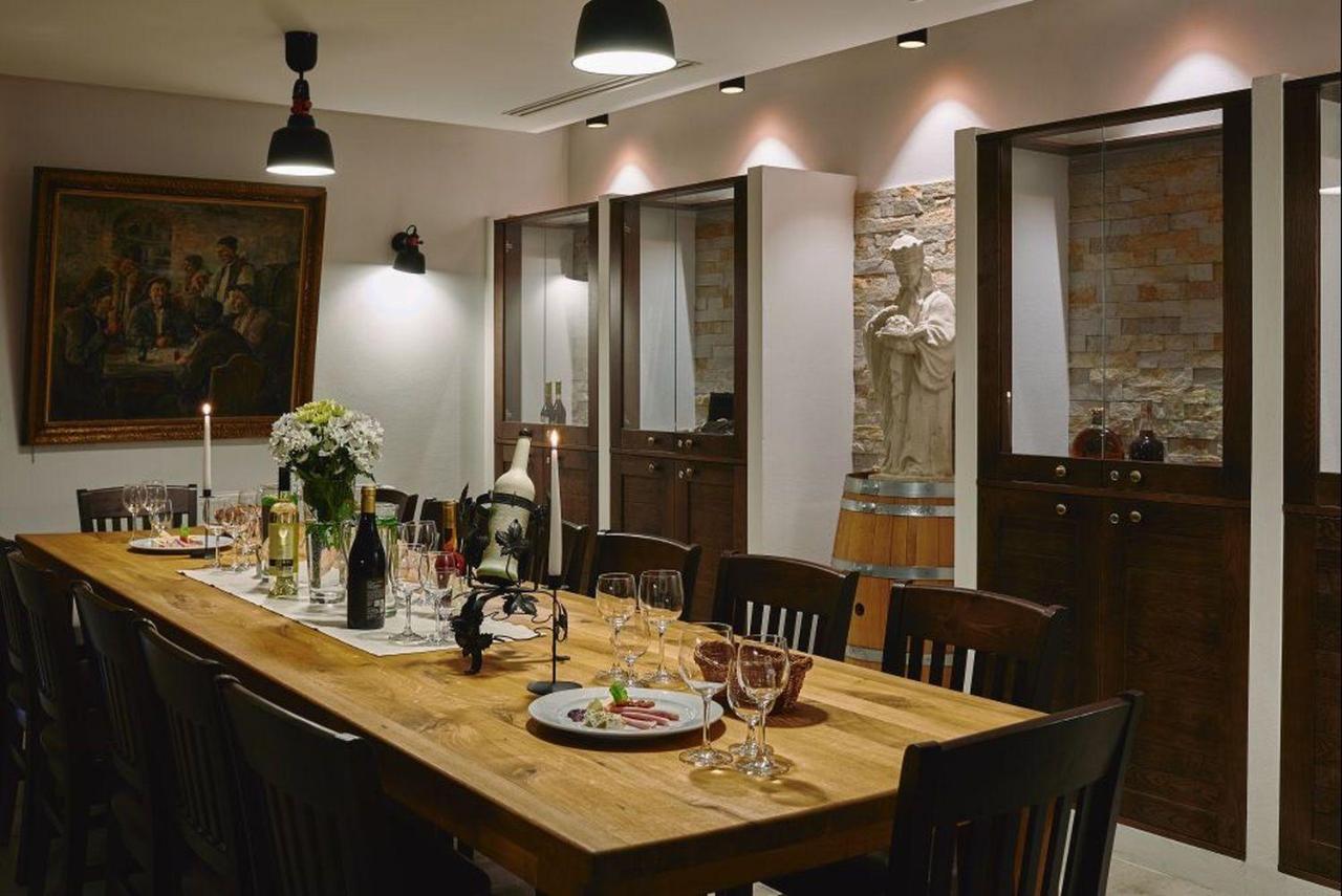 Nemšová Penzion Uhliska A Depandance Gazdovsky Dom מראה חיצוני תמונה
